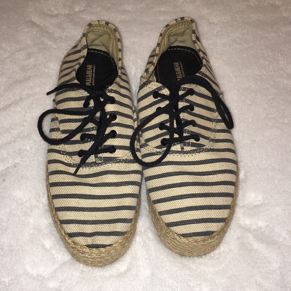 Pull & Bear Platform Shoes (EU Size 38/US Size 8)